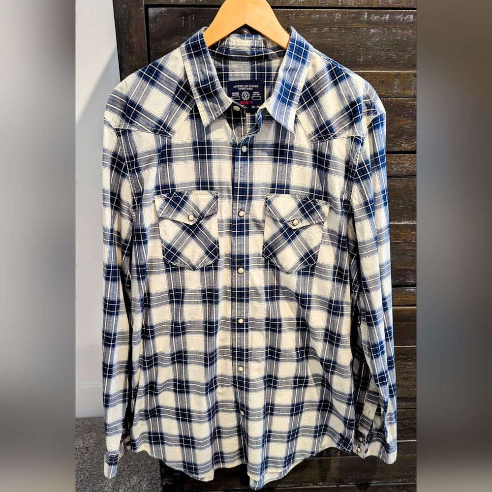 American Eagle mens plaid shirt